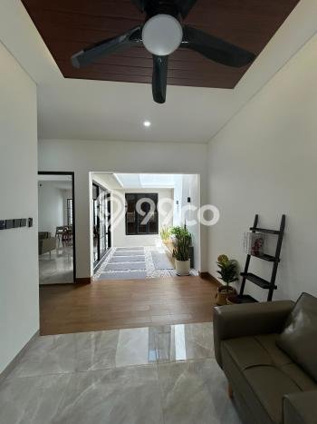 Dijual Rumah Mewah Megah Dengan View Cantik di BSD Taman Crysant, Tangerang Dijual Rumah Mewah Megah Dengan View Cantik di BSD Taman Crysant, Tangerang