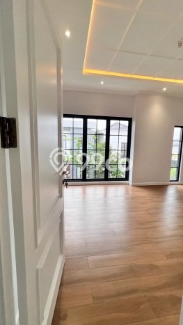 Hunian Elit LB 180m2 Siap Pakai Desain Elegan di BSD Nusaloka, Tangerang Hunian Elit LB 180m2 Siap Pakai Desain Elegan di BSD Nusaloka, Tangerang