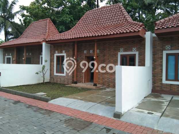 Rumah Sederhana Dijual Lokasi Turi 2 Kamar dengan Luas Tanah 80m2 Rumah Sederhana Dijual Lokasi Turi 2 Kamar dengan Luas Tanah 80m2