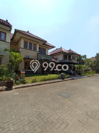 Jual Rumah Mewah Elegan Dengan View Cantik di Caturtunggal, Sleman Jual Rumah Mewah Elegan Dengan View Cantik di Caturtunggal, Sleman