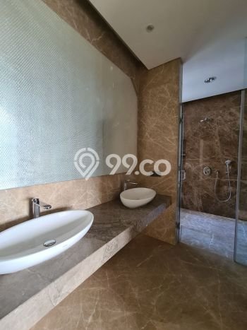 Sewa Rumah Nyaman LT 360m2 / LB 444m2 di Pantai Indah Kapuk, Jakarta Utara Sewa Rumah Nyaman LT 360m2 / LB 444m2 di Pantai Indah Kapuk, Jakarta Utara