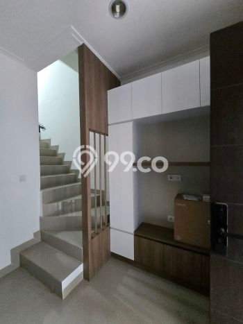 Disewakan! Rumah 3 Kamar Tidur &
3 Kamar Mandi di Pantai Indah Kapuk 2, Jakarta Utara Disewakan! Rumah 3 Kamar Tidur &
3 Kamar Mandi di Pantai Indah Kapuk 2, Jakarta Utara