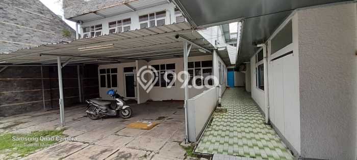 Ready to Use! Luxury House LT 898m2 Desain Elegan di Kopo Ready to Use! Luxury House LT 898m2 Desain Elegan di Kopo