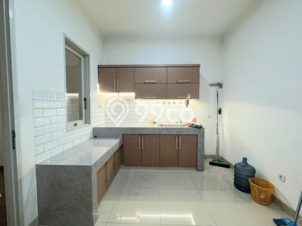 Hunian Mewah LB 200m2 Siap Pakai Desain Elegan di Gading Serpong, Tangerang Hunian Mewah LB 200m2 Siap Pakai Desain Elegan di Gading Serpong, Tangerang