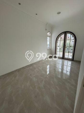 Rumah Luas Asri 5 KT Siap Pakai di Legenda Wisata Jakarta Timur Rumah Luas Asri 5 KT Siap Pakai di Legenda Wisata Jakarta Timur