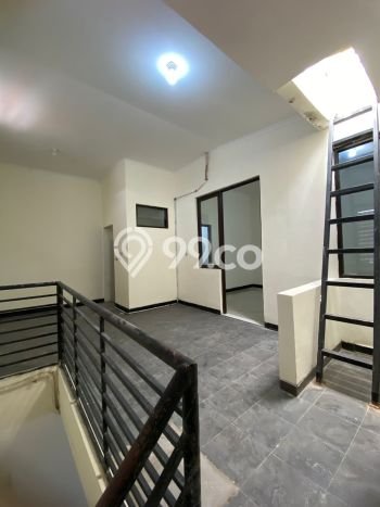 Rumah sewa siap huni 4 Kamar Tidur di Legenda Wisata, Jakarta Timur Rumah sewa siap huni 4 Kamar Tidur di Legenda Wisata, Jakarta Timur
