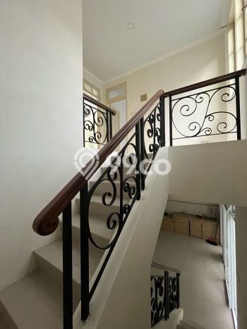 Rumah sewa siap pakai 4 Kamar Tidur di Kota Wisata, Jakarta Timur Rumah sewa siap pakai 4 Kamar Tidur di Kota Wisata, Jakarta Timur