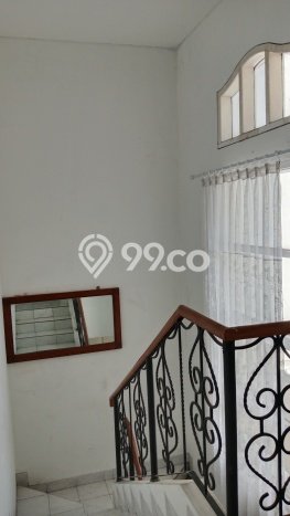 Rumah sewa siap pakai 3 KT di Legenda Wisata, Jakarta Timur Rumah sewa siap pakai 3 KT di Legenda Wisata, Jakarta Timur