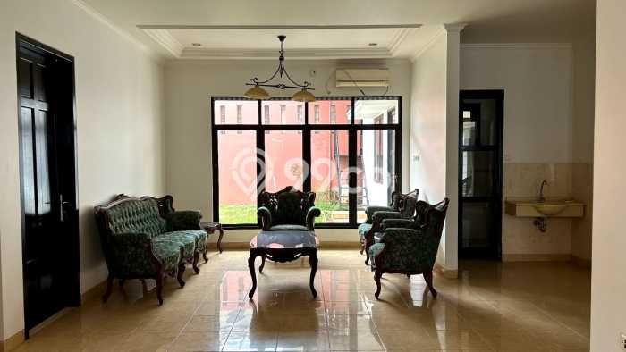 Jual Rumah Mewah Megah Dengan View Cantik di Legenda Wisata, Jakarta Timur Jual Rumah Mewah Megah Dengan View Cantik di Legenda Wisata, Jakarta Timur