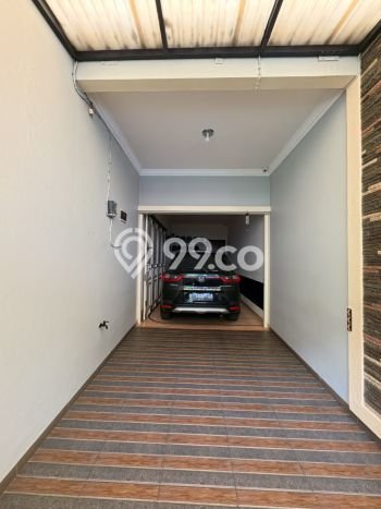 Rumah Elit LB 231m2 Siap Huni Desain Elegan di Tomang, Jakarta Barat Rumah Elit LB 231m2 Siap Huni Desain Elegan di Tomang, Jakarta Barat