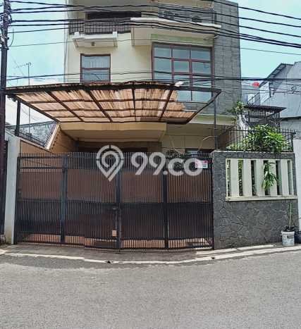 Rumah Luxury Modern Tanpa Renovasi di Taman Ratu Jakarta Barat Rumah Luxury Modern Tanpa Renovasi di Taman Ratu Jakarta Barat