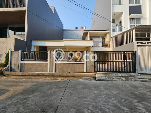 For Sale! Premium House LT 220m2 Desain Elegan di Green Ville For Sale! Premium House LT 220m2 Desain Elegan di Green Ville