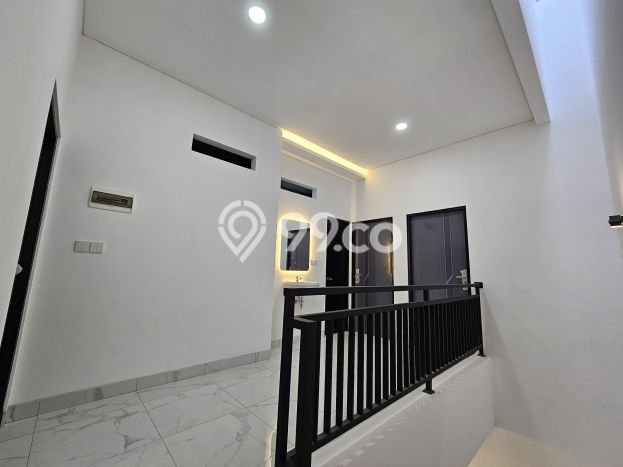 Rumah Luas Asri 4 KT Siap Pakai di Meruya Jakarta Barat Rumah Luas Asri 4 KT Siap Pakai di Meruya Jakarta Barat