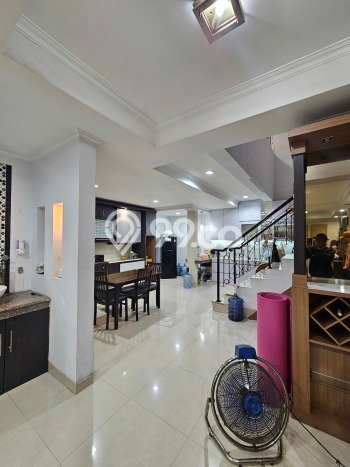 Rumah Luxury Modern Tanpa Renovasi di Duri Kepa Jakarta Barat Rumah Luxury Modern Tanpa Renovasi di Duri Kepa Jakarta Barat