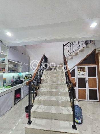 Rumah Luxury Modern Tanpa Renovasi di Duri Kepa Jakarta Barat Rumah Luxury Modern Tanpa Renovasi di Duri Kepa Jakarta Barat