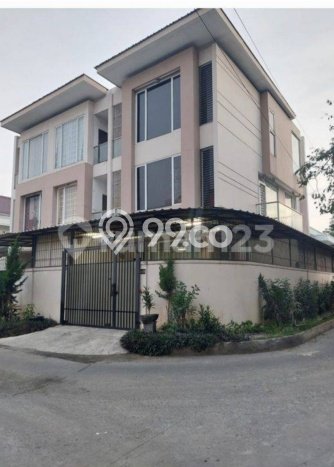 Hunian Elit LB 200m2 Siap Pakai Desain Elegan di Duri Kepa, Jakarta Barat Hunian Elit LB 200m2 Siap Pakai Desain Elegan di Duri Kepa, Jakarta Barat
