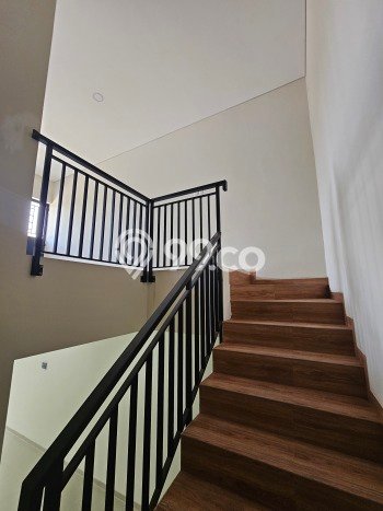 Unit Ruko Dijual di Jakarta Barat LT 54m2 & LB 176m2 Unit Ruko Dijual di Jakarta Barat LT 54m2 & LB 176m2
