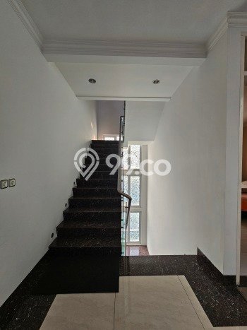 Rumah Mewah LB 500m2 Siap Huni Desain Elegan di Green Ville, Jakarta Barat Rumah Mewah LB 500m2 Siap Huni Desain Elegan di Green Ville, Jakarta Barat