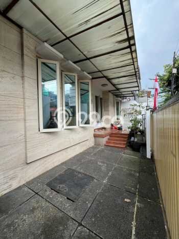 Rumah Mewah LB 148m2 Siap Huni Desain Elegan di Tanjung Duren, Jakarta Barat Rumah Mewah LB 148m2 Siap Huni Desain Elegan di Tanjung Duren, Jakarta Barat