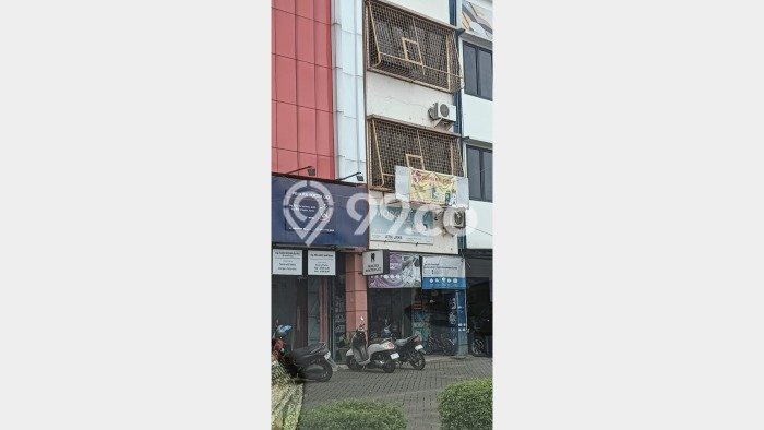 Ruko Dijual di Jakarta Barat LT 66m2 & LB 195m2 Lokasi Terbaik! Ruko Dijual di Jakarta Barat LT 66m2 & LB 195m2 Lokasi Terbaik!