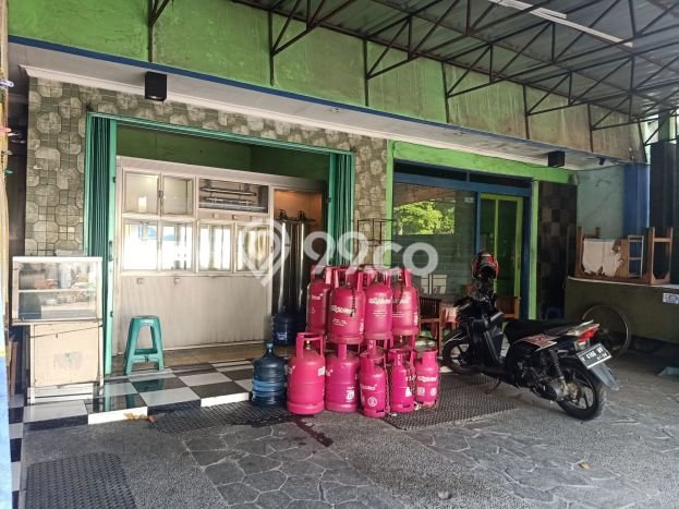 Rumah Elit Modern Tanpa Renovasi di Sampangan Semarang Rumah Elit Modern Tanpa Renovasi di Sampangan Semarang