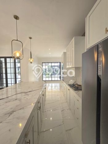 Rumah Elit Modern Tanpa Renovasi di Bintaro Tangerang Selatan Rumah Elit Modern Tanpa Renovasi di Bintaro Tangerang Selatan