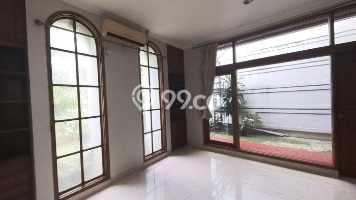 Ready to Use! Luxury House LT 678m2 Desain Modern di Pondok Indah Ready to Use! Luxury House LT 678m2 Desain Modern di Pondok Indah