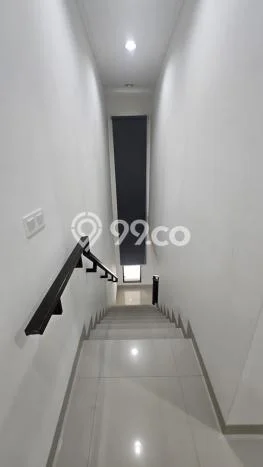 Disewakan! Rumah 3 Kamar Tidur &
4 Kamar Mandi di Pantai Indah Kapuk 2, Jakarta Utara Disewakan! Rumah 3 Kamar Tidur &
4 Kamar Mandi di Pantai Indah Kapuk 2, Jakarta Utara