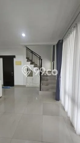 Disewakan! Rumah 3 Kamar Tidur &
4 Kamar Mandi di Pantai Indah Kapuk 2, Jakarta Utara Disewakan! Rumah 3 Kamar Tidur &
4 Kamar Mandi di Pantai Indah Kapuk 2, Jakarta Utara