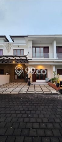 Ready to Use! Premium House LT 120m2 Desain Elegan di Seminyak Ready to Use! Premium House LT 120m2 Desain Elegan di Seminyak