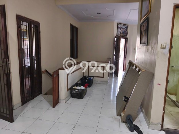 Rumah Mewah LB 220m2 Siap Pakai Desain Elegan di Pondok Kelapa, Jakarta Timur Rumah Mewah LB 220m2 Siap Pakai Desain Elegan di Pondok Kelapa, Jakarta Timur