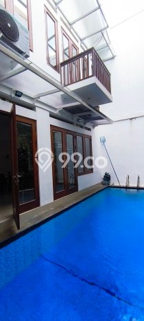 Jual Rumah Luas Megah Dengan View Cantik di Rawamangun, Jakarta Timur Jual Rumah Luas Megah Dengan View Cantik di Rawamangun, Jakarta Timur