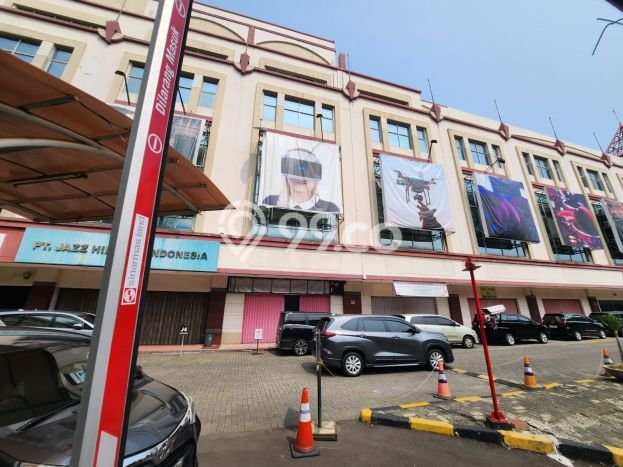 For Rent Ruko Kawasan Strategis di , Luas 576m2m², Siap Usaha For Rent Ruko Kawasan Strategis di , Luas 576m2m², Siap Usaha