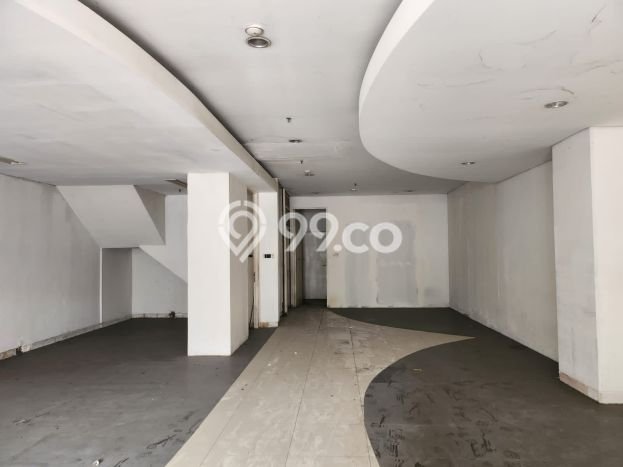 For Rent Ruko Kawasan Strategis di , Luas 576m2m², Siap Usaha For Rent Ruko Kawasan Strategis di , Luas 576m2m², Siap Usaha