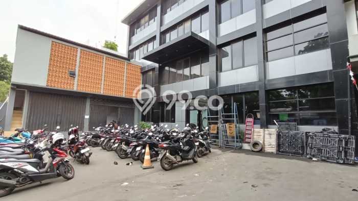 Gudang untuk Disewa di Pusat Jakarta Utara Luas Bangunan 4000m2 Gudang untuk Disewa di Pusat Jakarta Utara Luas Bangunan 4000m2