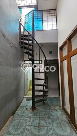 Disewakan! Rumah 3 Kamar Tidur &
2 Kamar Mandi di Taman Kopo Indah, Bandung Disewakan! Rumah 3 Kamar Tidur &
2 Kamar Mandi di Taman Kopo Indah, Bandung