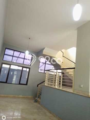 Disewakan! Rumah 3 Kamar Tidur &
3 Kamar Mandi di Sudirman, Bandung Disewakan! Rumah 3 Kamar Tidur &
3 Kamar Mandi di Sudirman, Bandung
