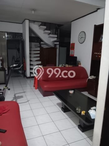Rumah Mewah LB 276m2 Siap Huni Desain Elegan di Gatot Subroto, Bandung Rumah Mewah LB 276m2 Siap Huni Desain Elegan di Gatot Subroto, Bandung