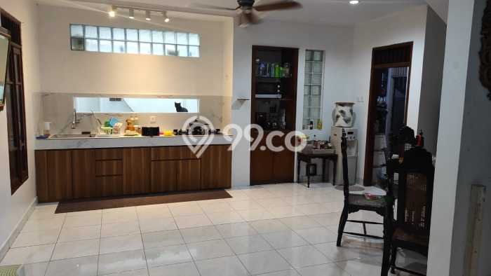 Hunian Mewah LB 320m2 Siap Huni Desain Elegan di Bintaro, Tangerang Selatan Hunian Mewah LB 320m2 Siap Huni Desain Elegan di Bintaro, Tangerang Selatan