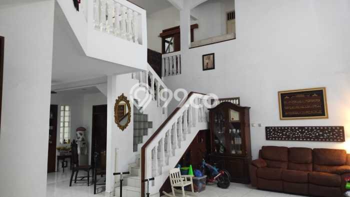 Hunian Mewah LB 320m2 Siap Huni Desain Elegan di Bintaro, Tangerang Selatan Hunian Mewah LB 320m2 Siap Huni Desain Elegan di Bintaro, Tangerang Selatan