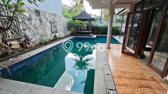 Hunian Elit LB 238m2 Siap Pakai Desain Elegan di Bintaro, Tangerang Selatan Hunian Elit LB 238m2 Siap Pakai Desain Elegan di Bintaro, Tangerang Selatan