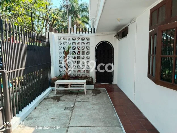 Rumah Mewah LB 250m2 Siap Huni Desain Elegan di Sukaluyu, Bandung Rumah Mewah LB 250m2 Siap Huni Desain Elegan di Sukaluyu, Bandung