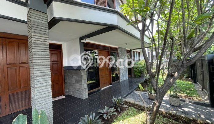 Rumah Elit Modern Tanpa Renovasi di Buah Batu Bandung Rumah Elit Modern Tanpa Renovasi di Buah Batu Bandung