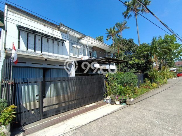 Rumah di Turangga, Bandung, Luas 447m2m² Bangunan 400m2m² Rumah di Turangga, Bandung, Luas 447m2m² Bangunan 400m2m²