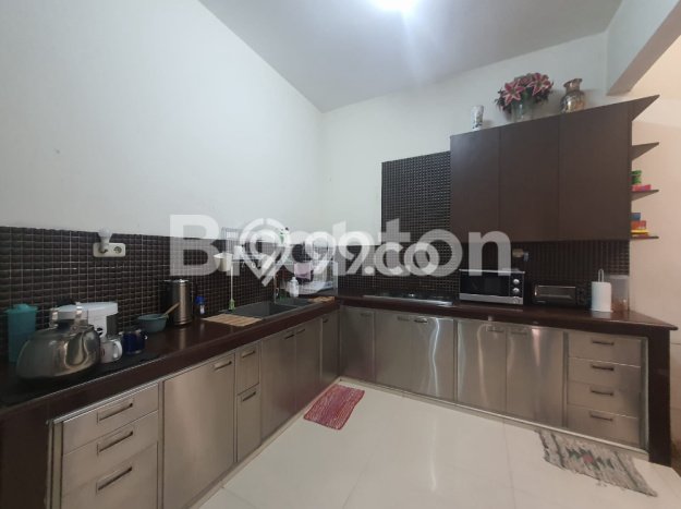 Hunian Mewah LB 325m2 Siap Huni Desain Elegan di Tanjung Duren, Jakarta Barat Hunian Mewah LB 325m2 Siap Huni Desain Elegan di Tanjung Duren, Jakarta Barat
