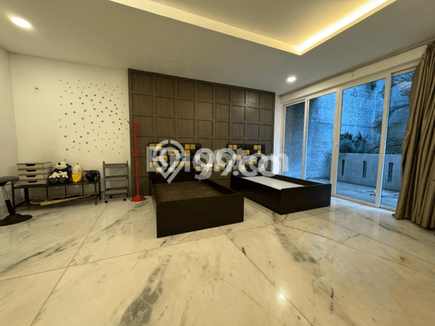 Rumah Eksklusif Siap Huni LT 548m2 di Menteng, Jakarta Pusat Rumah Eksklusif Siap Huni LT 548m2 di Menteng, Jakarta Pusat