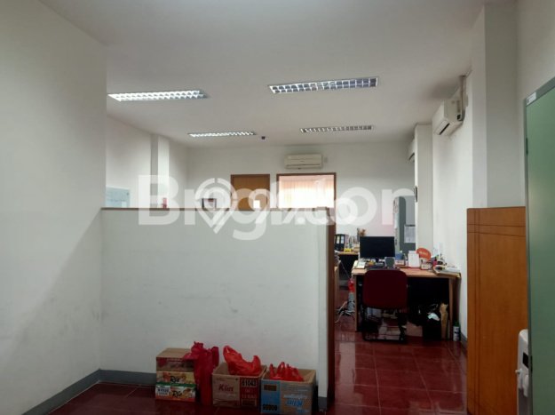 Unit Ruko Dijual di Jakarta Barat LT 135m2 & LB 400m2 Unit Ruko Dijual di Jakarta Barat LT 135m2 & LB 400m2