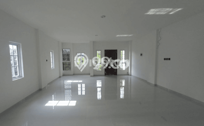 Jual Rumah Mewah Elegan Dengan View Cantik di Green Ville, Jakarta Barat Jual Rumah Mewah Elegan Dengan View Cantik di Green Ville, Jakarta Barat