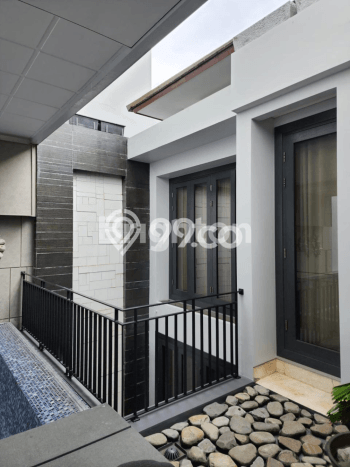 Jual Rumah Mewah Elegan Dengan View Eksklusif di Intercon, Jakarta Barat Jual Rumah Mewah Elegan Dengan View Eksklusif di Intercon, Jakarta Barat