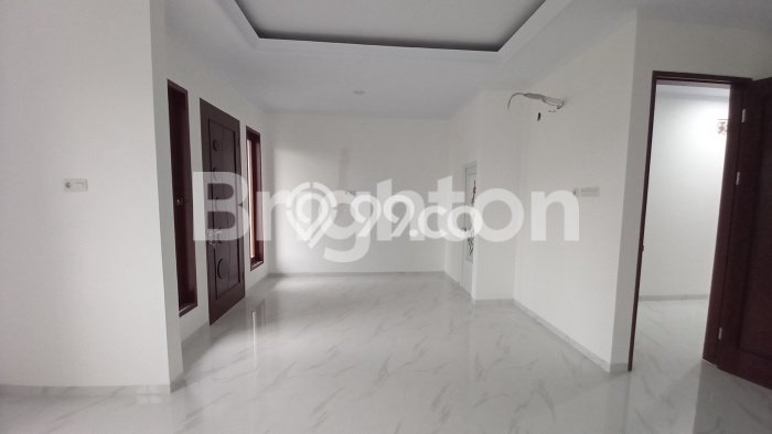 RUMAH BARU TOMANG SIAP HUNI 3 LANTAI RUMAH BARU TOMANG SIAP HUNI 3 LANTAI